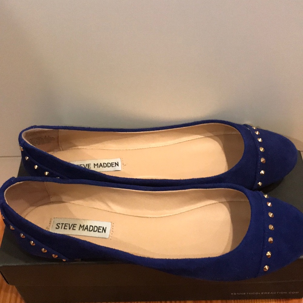Steve Madden Suede Flats